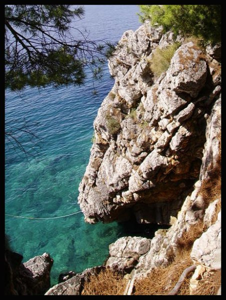 Каменная голова море, горы