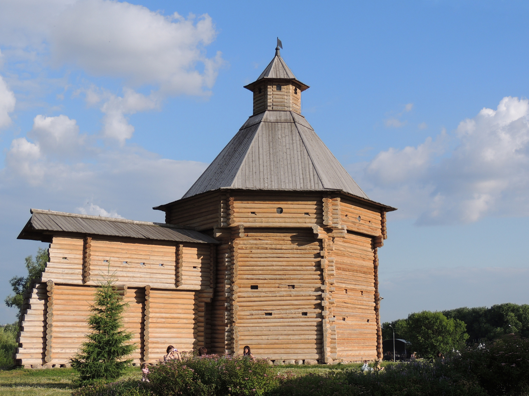Моховая башня Сумского острога 1680г. 