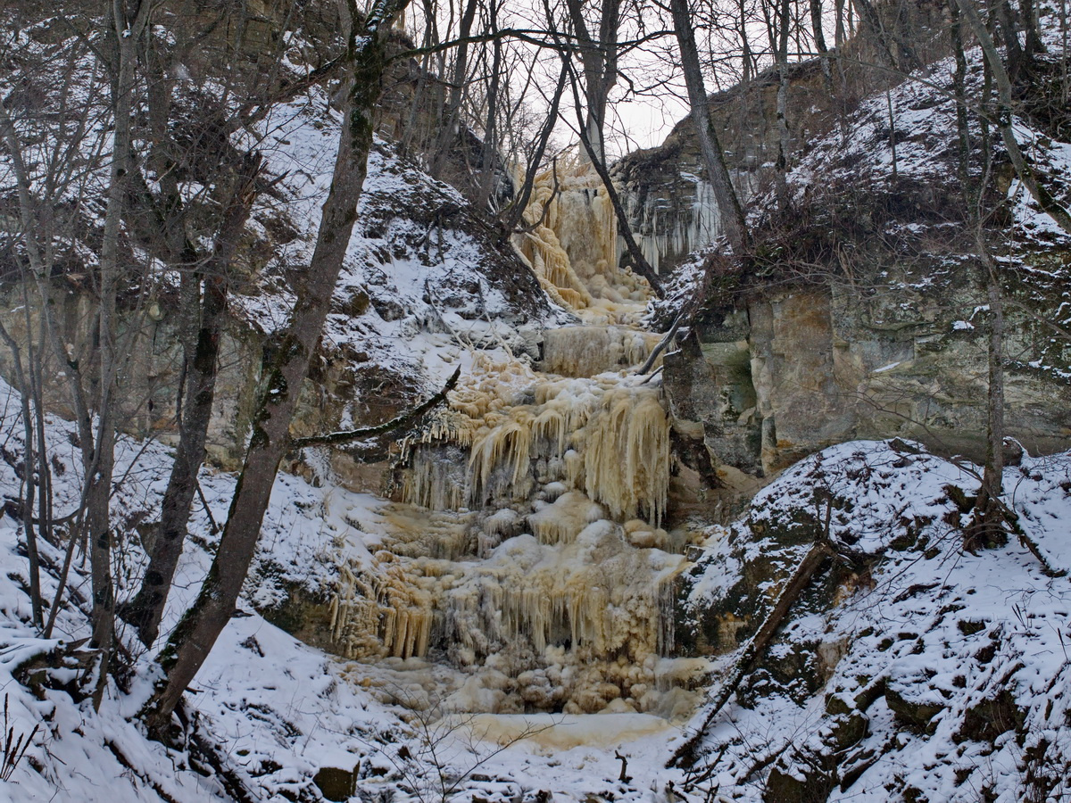 Водопад Сака 