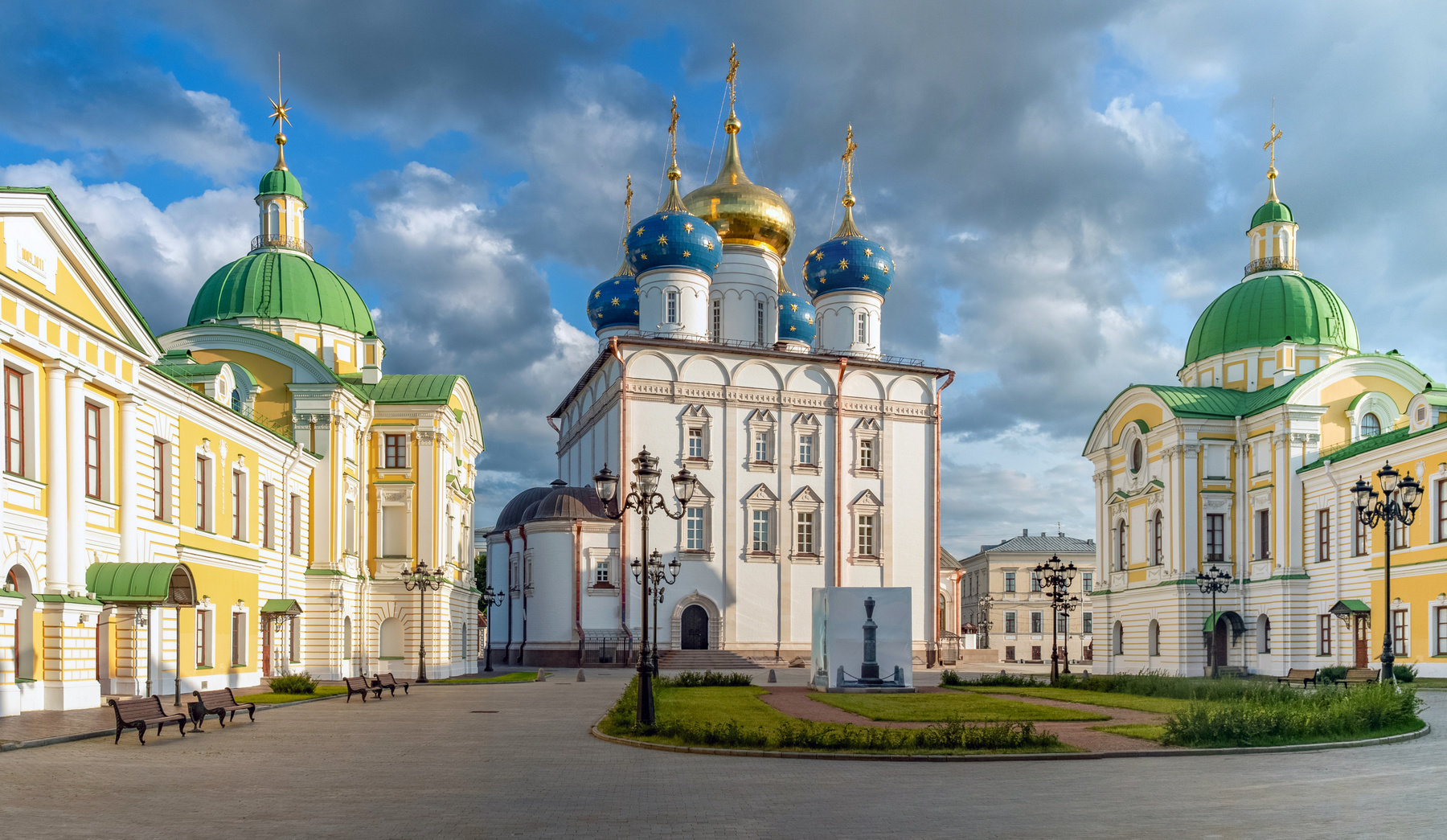 Тверь. Путевой императорский дворец и собор Святого Спаса. 