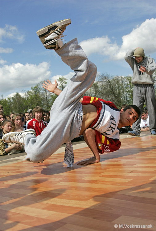 Танцор 