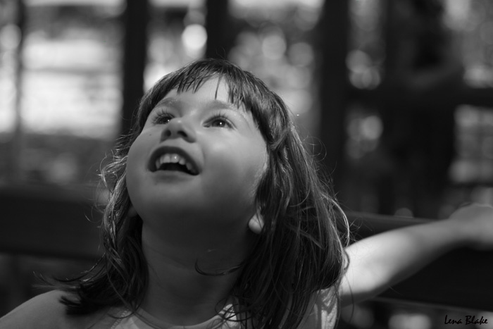 Анечка и самолет Little girl