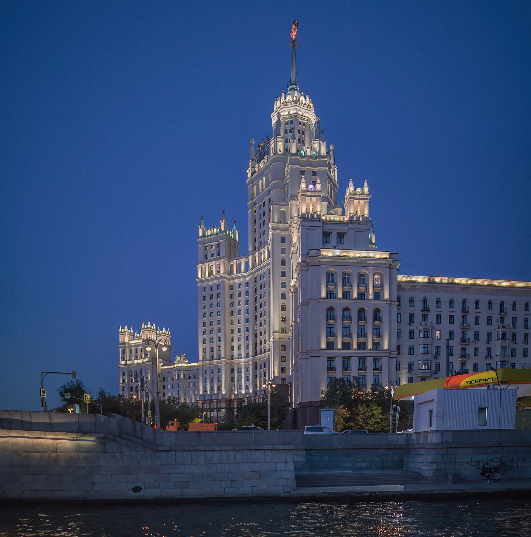 Высотка на Котельнической набережной Москва россия