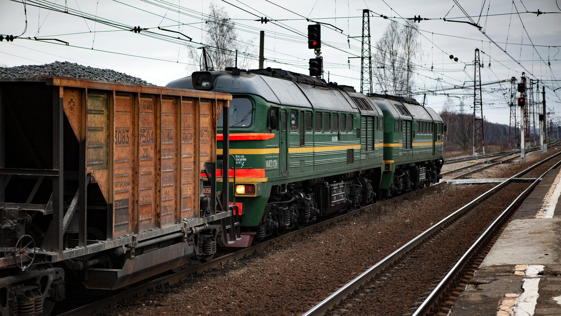 *** локомотив вагон м62 машка железная дорога рельсы светофор