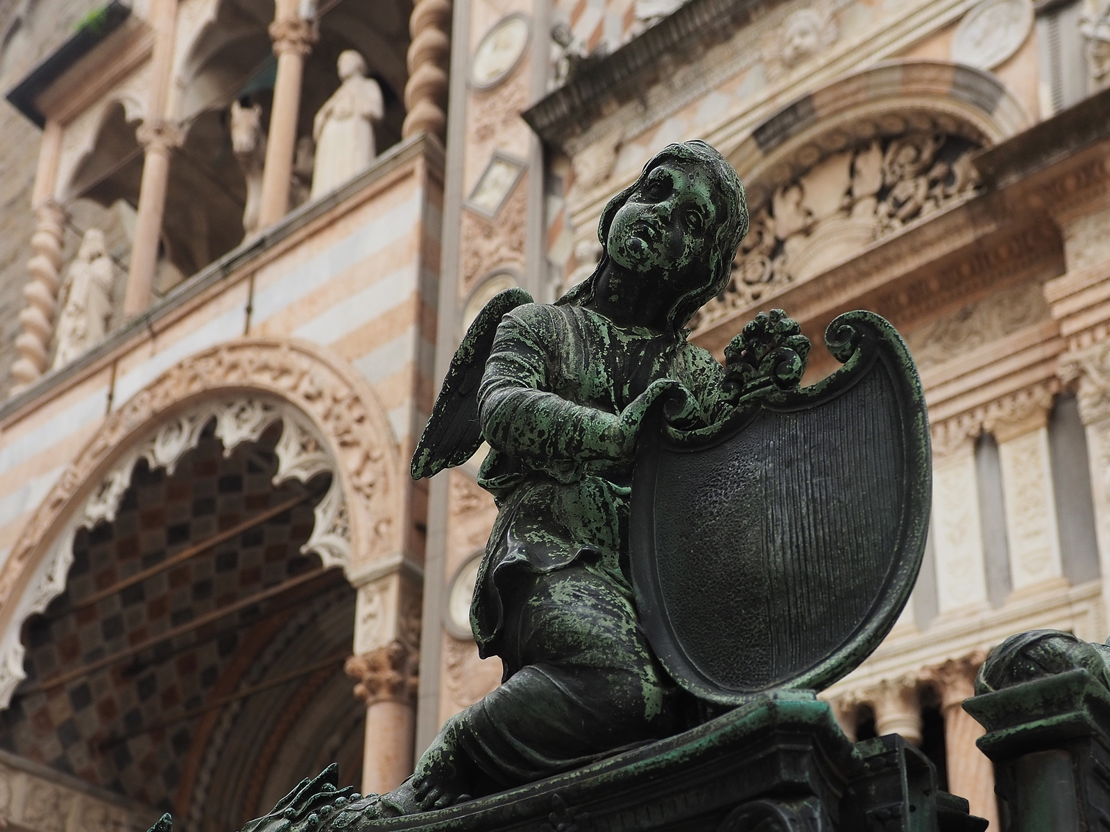 Ангелы Bergamo Италия Cappella Colleoni Bergamo Città Alta город Бергамо достопримечательность архитектура basilika Santa Maria Maggiore Италия