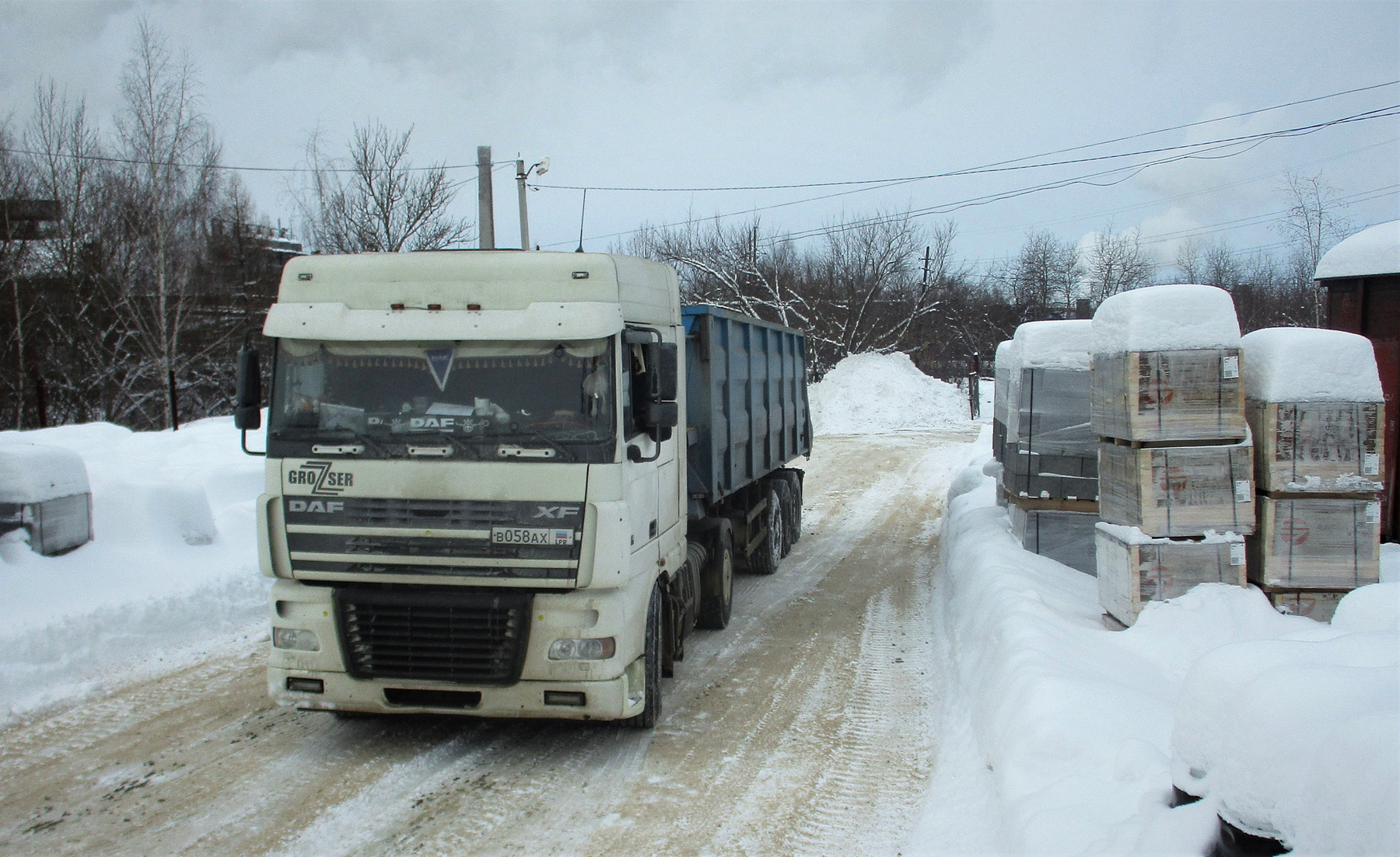 DAF DAF авто тягач завод склад зима