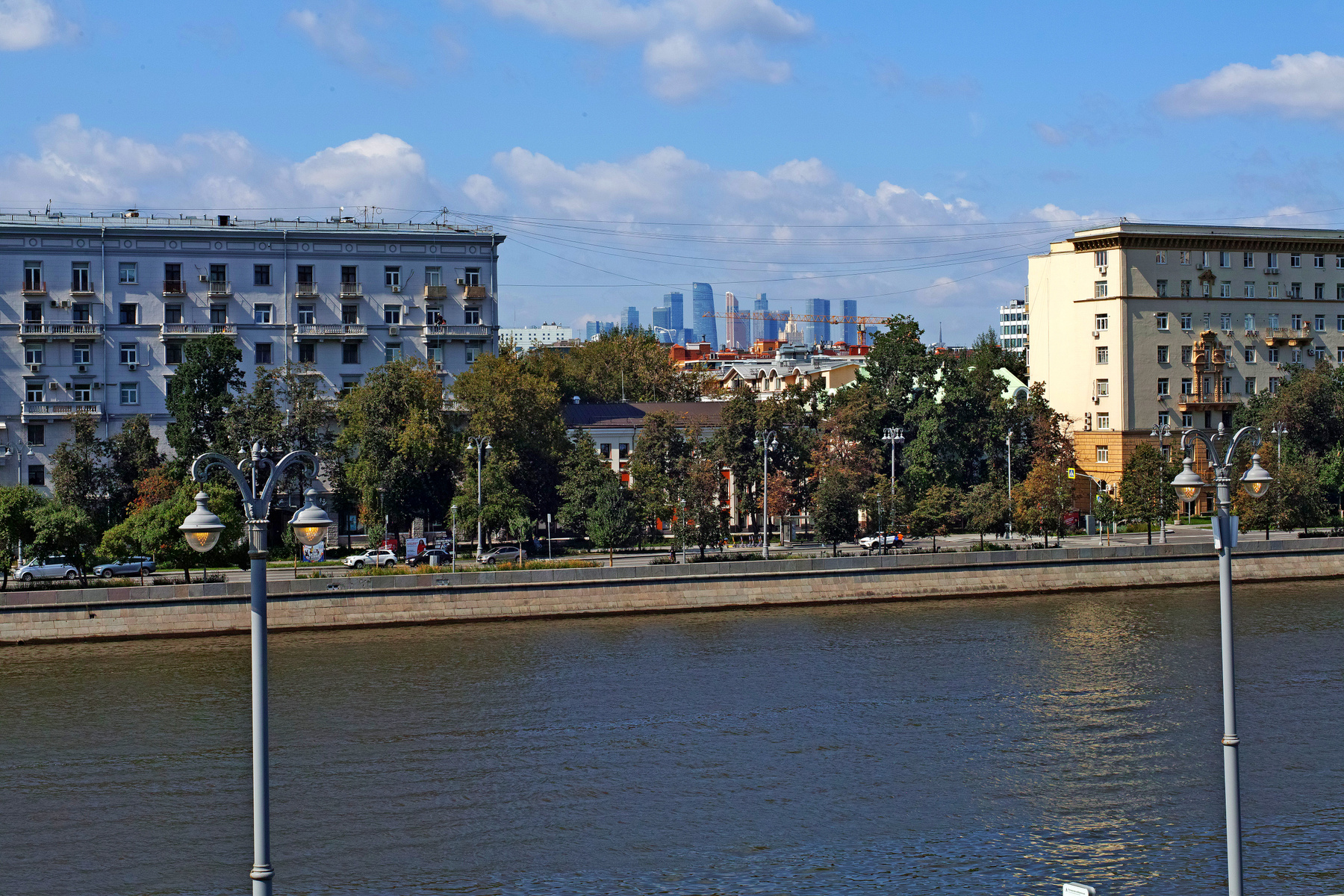 Космодамианская набережная город Москва река набережная Космодамианская