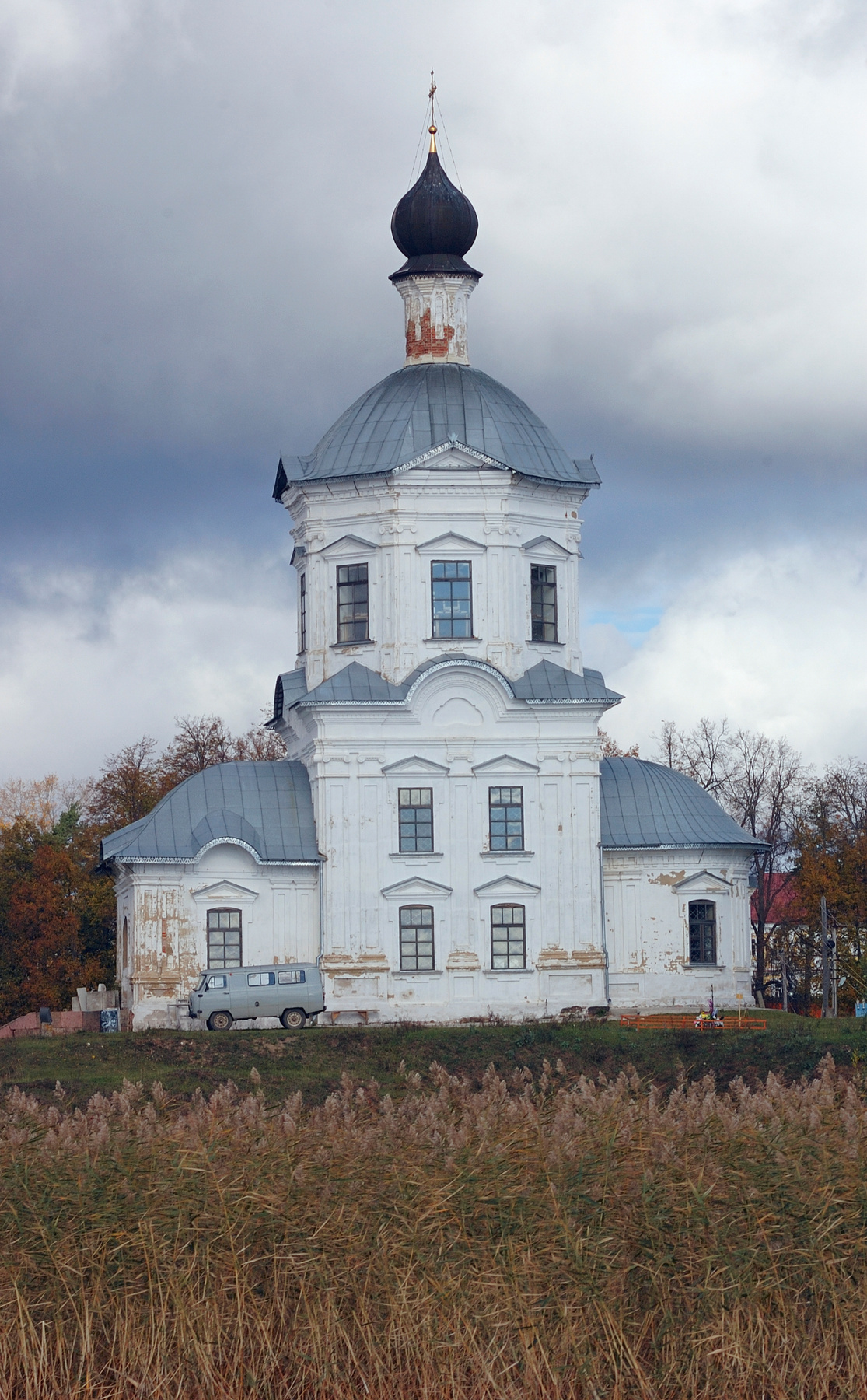Нилова пустынь. Крестовоздвиженский храм. 
