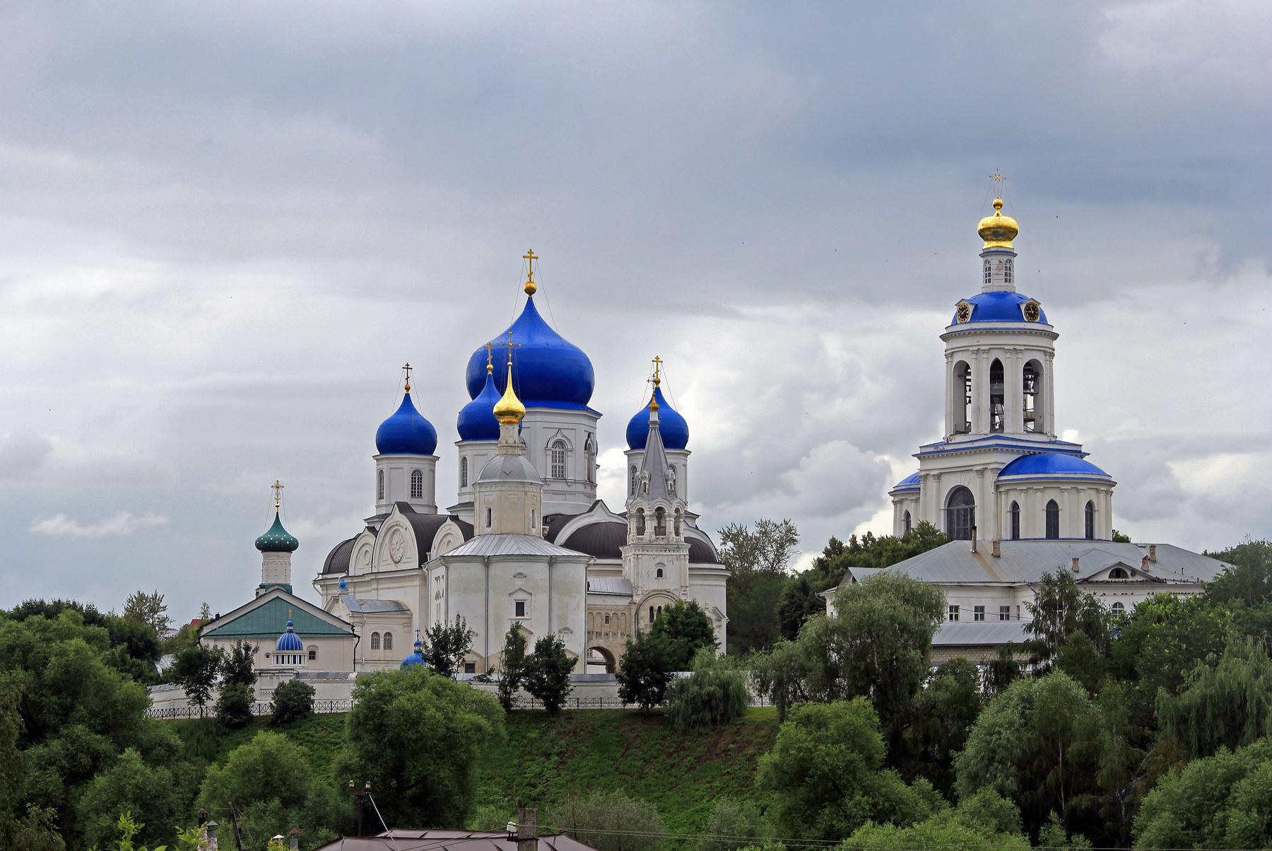 Свято-Боголюбский женский монастырь.  15.07.2023 Боголюбово Монастырь Храм Купола Архитектура