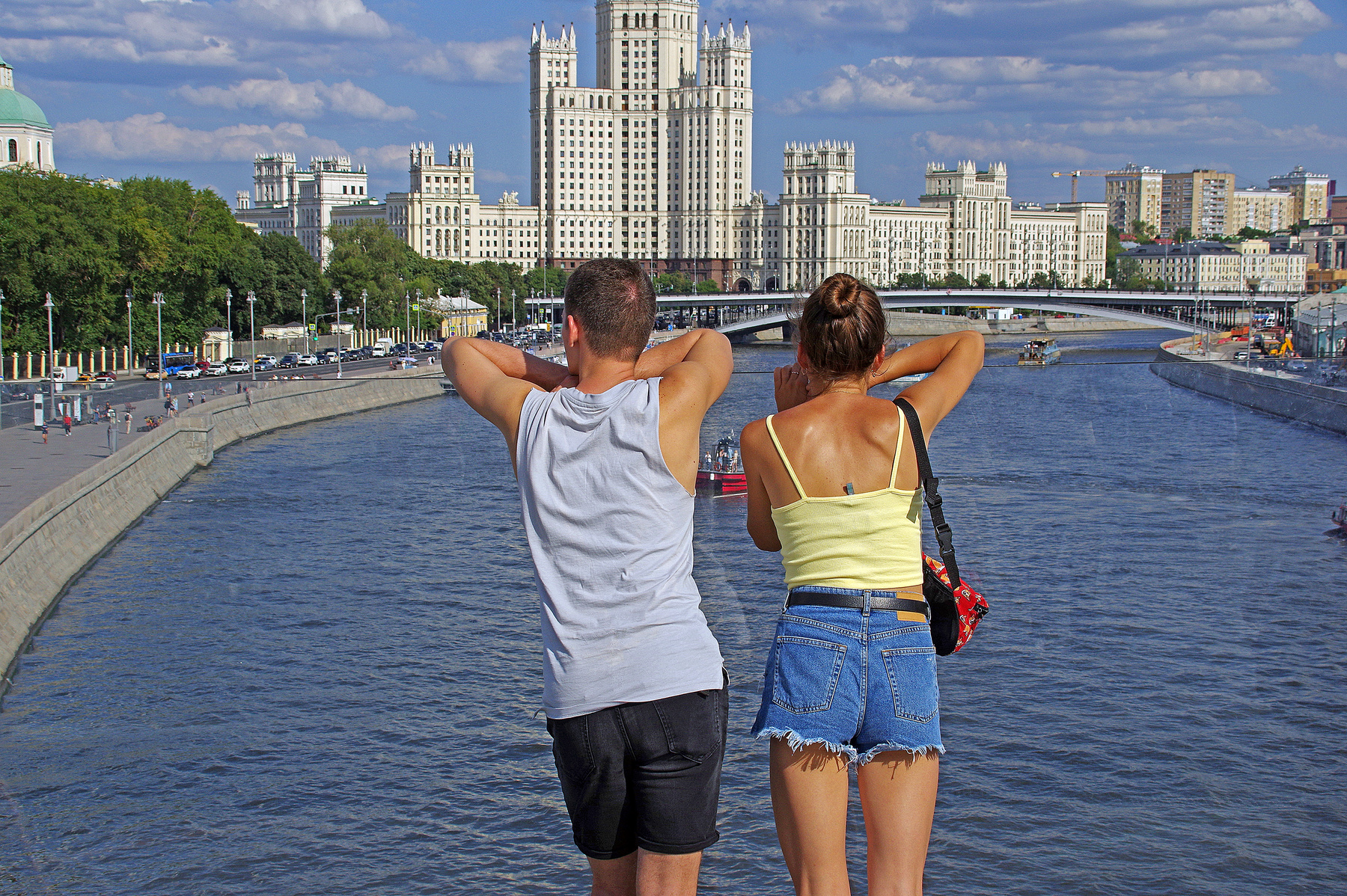 Над Москвой-рекой 