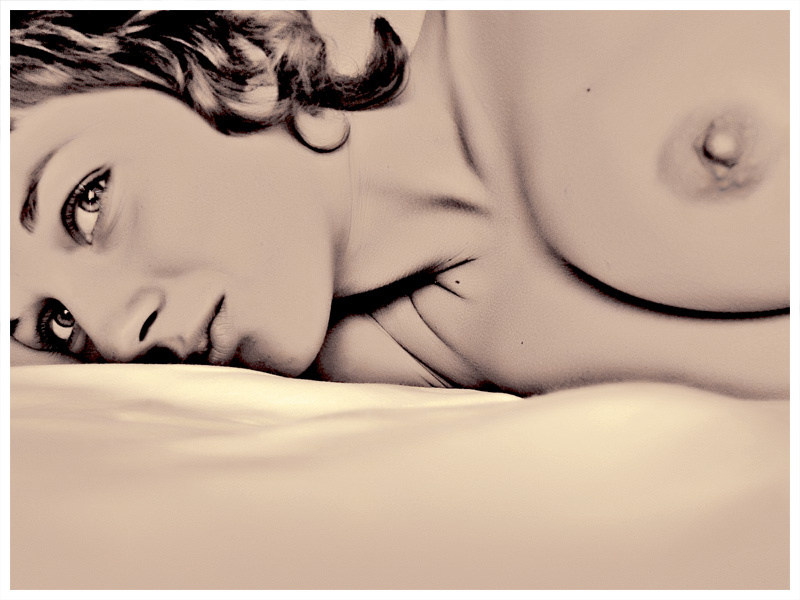 *** nude,eyes