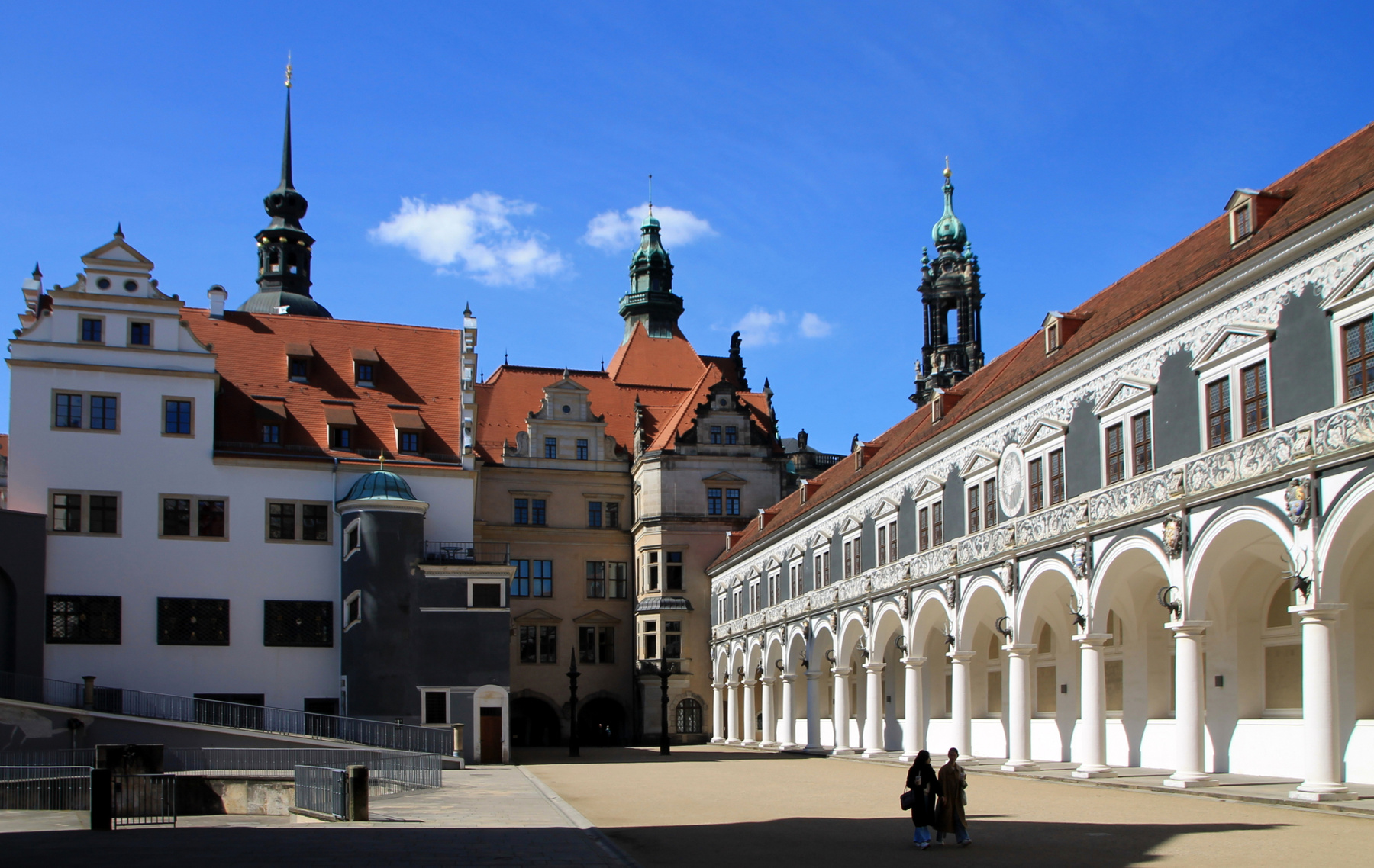 Конюшенный двор(Stallhof) Дрезден достопримечательности