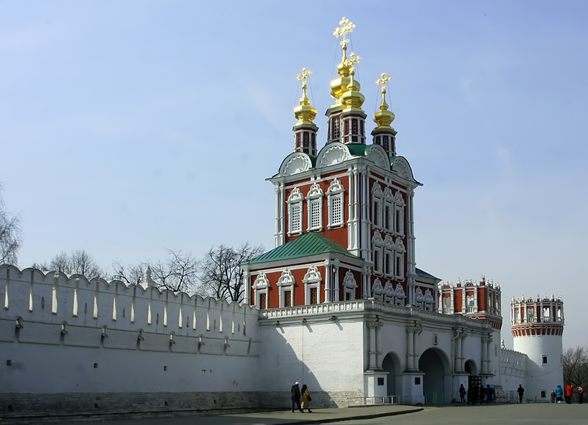 *** Москва Новодевичий монастырь Преображенская надвратная церковь