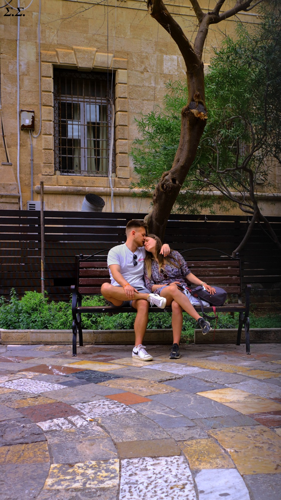 BENCH ROMANCE 