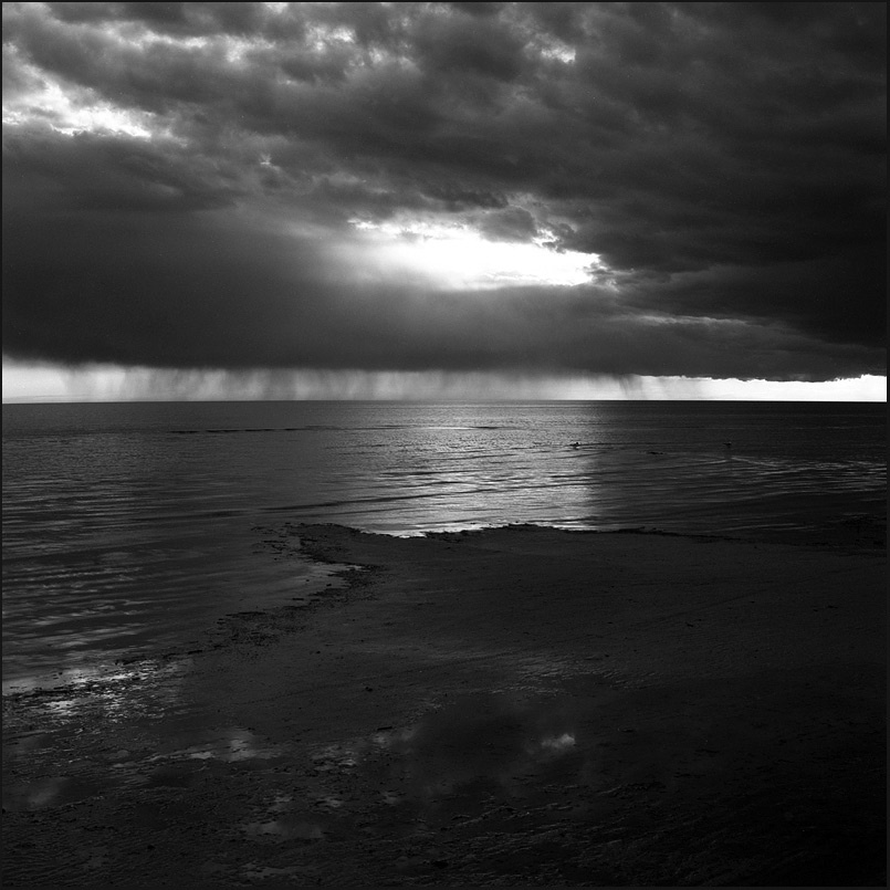 Сентьябрь, 11. море гроза тучи