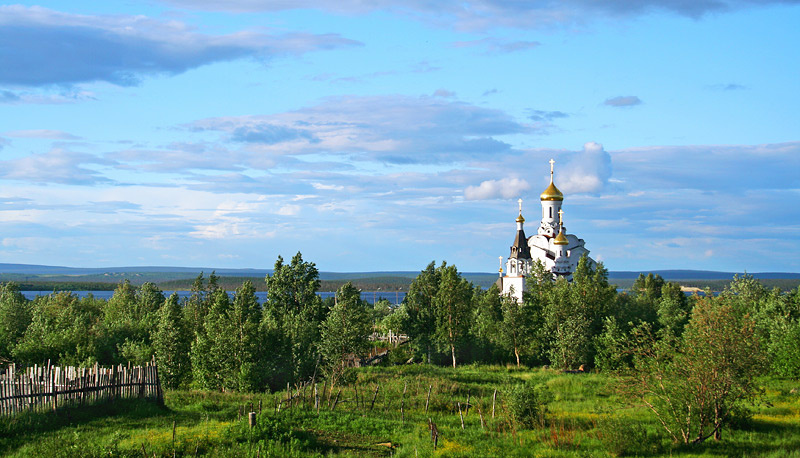 *** храм солнце горы озеро заполярье христианство купола белые ночи