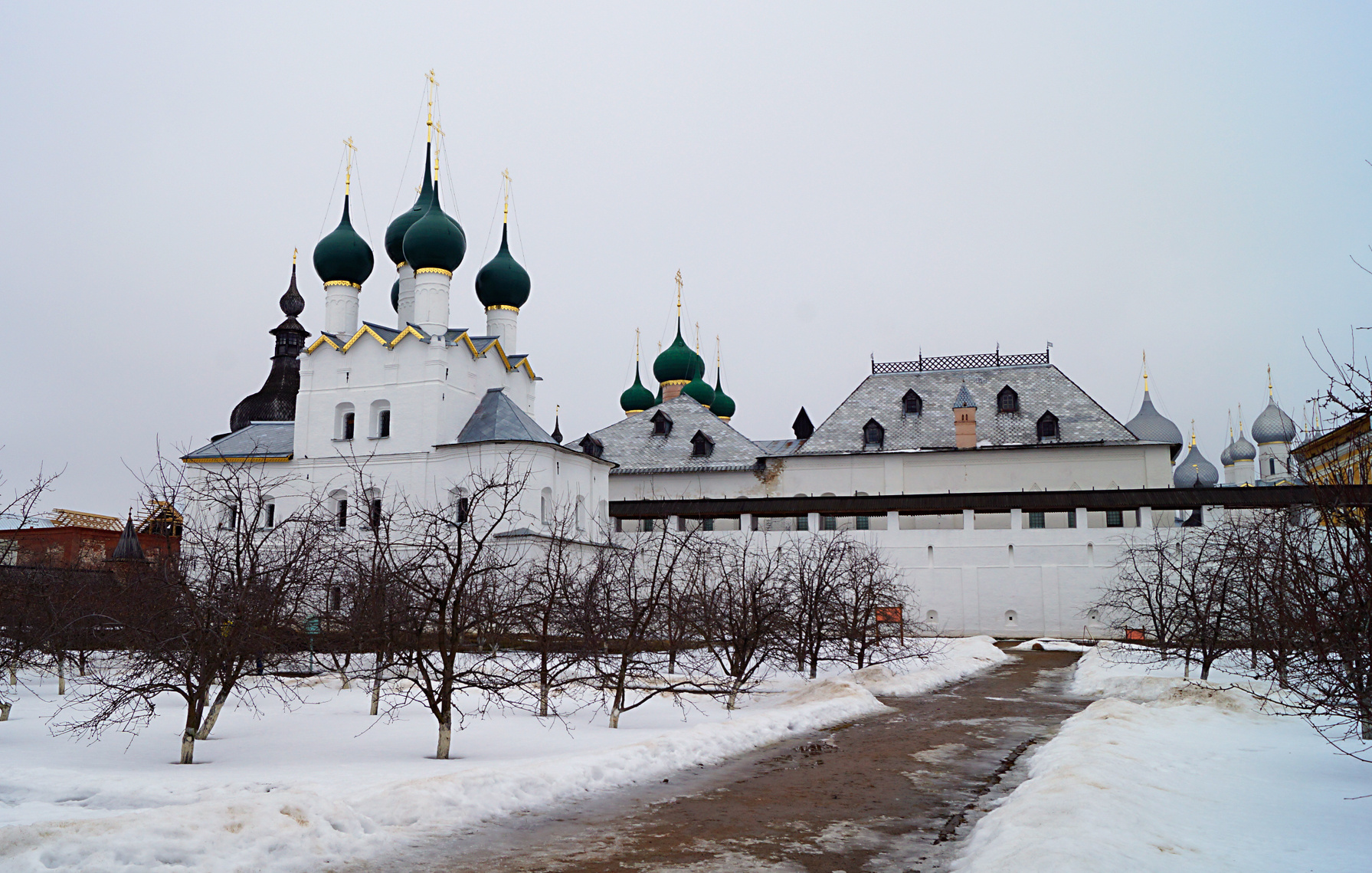 Ростовский кремль.Митрополичий сад.Церковь Григория Богослова. ростовский кремль ростов великий церковь григория богослова в ростове великом