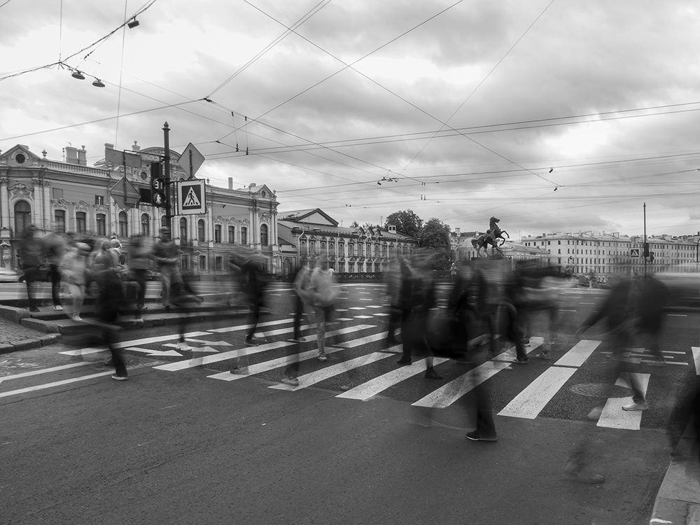 На переходе. Невский проспект 