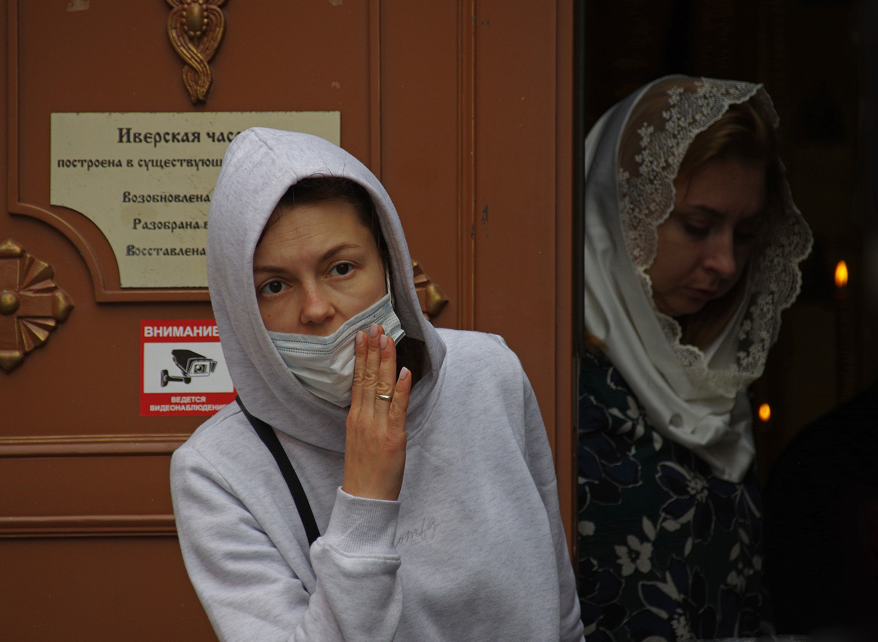 У дверей Иверской часовни 