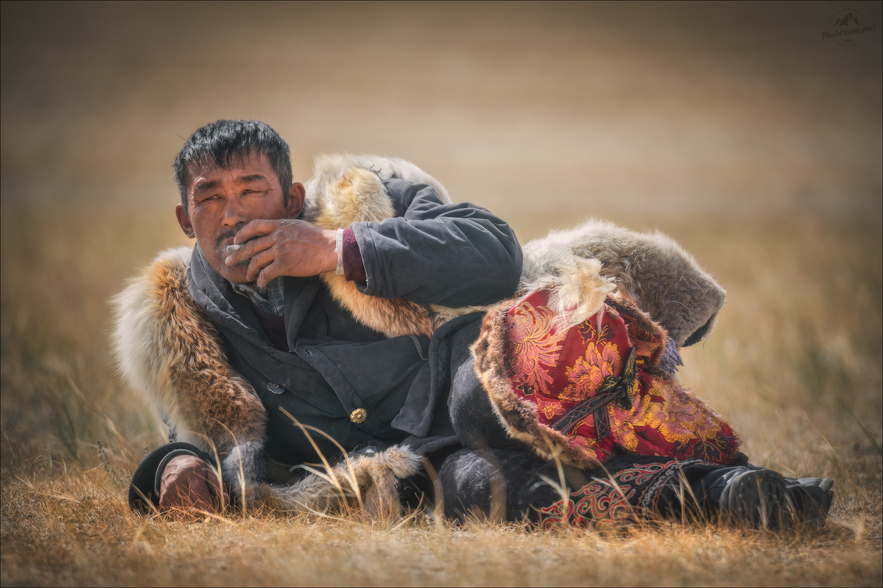 Сиеста монголия осень фестиваль охотник с беркутом mongolia nomad golden eagle festival фототур в монголию на алтай кочевник беркутчи