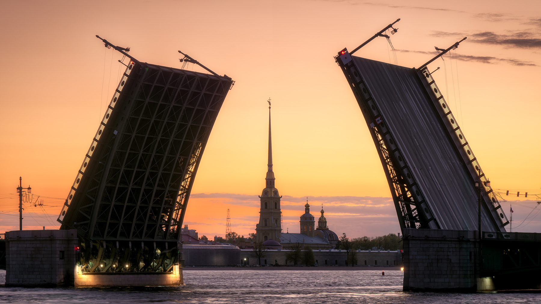 Рассвет в Санкт-Петербурге 