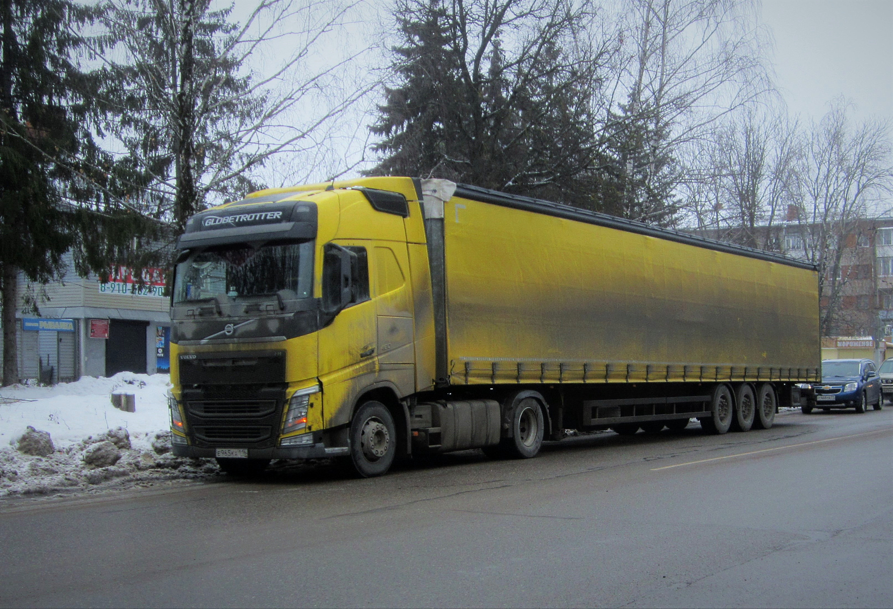VOLVO VOLVO авто тягач улица город зима
