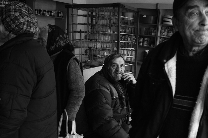 В деревенском магазине 