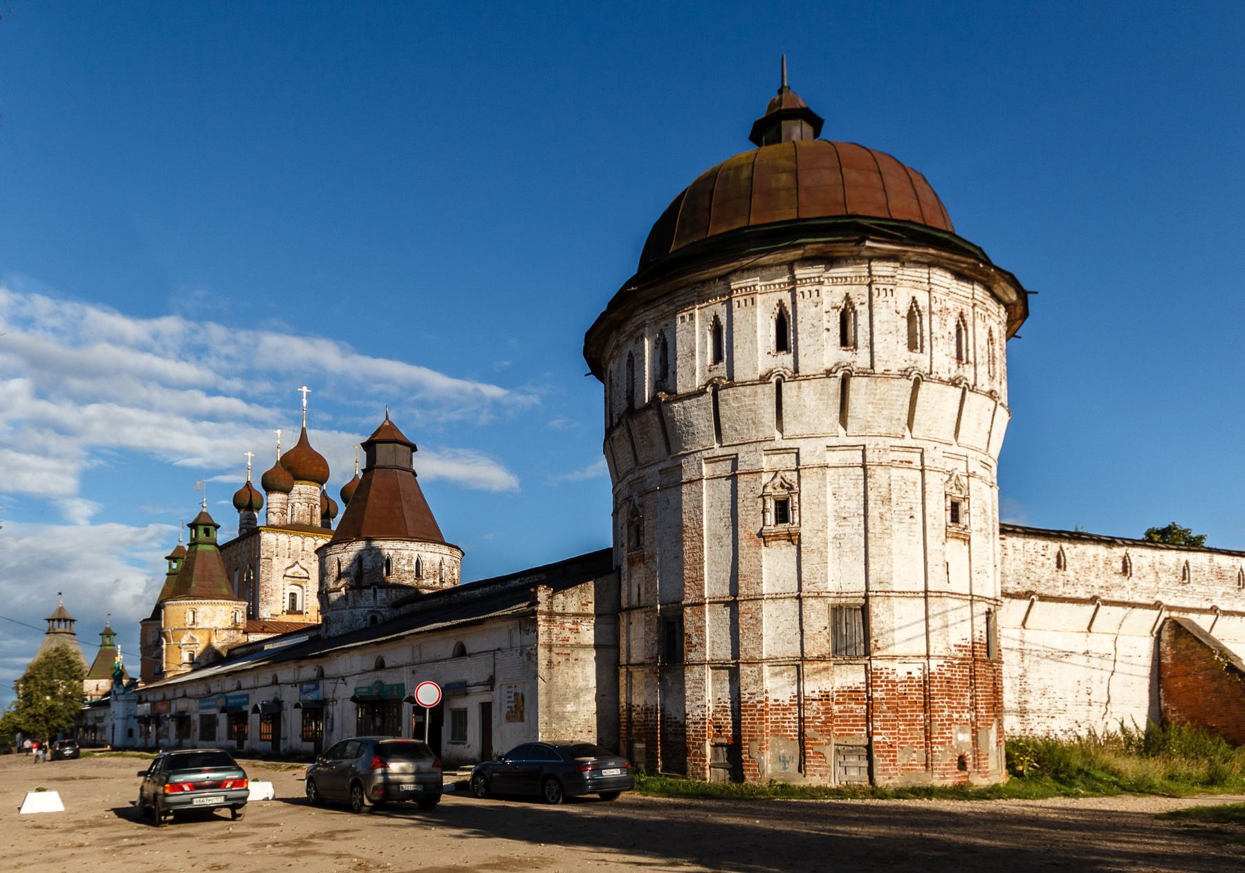 *** монастырь Борисоглебский стена башни церковь