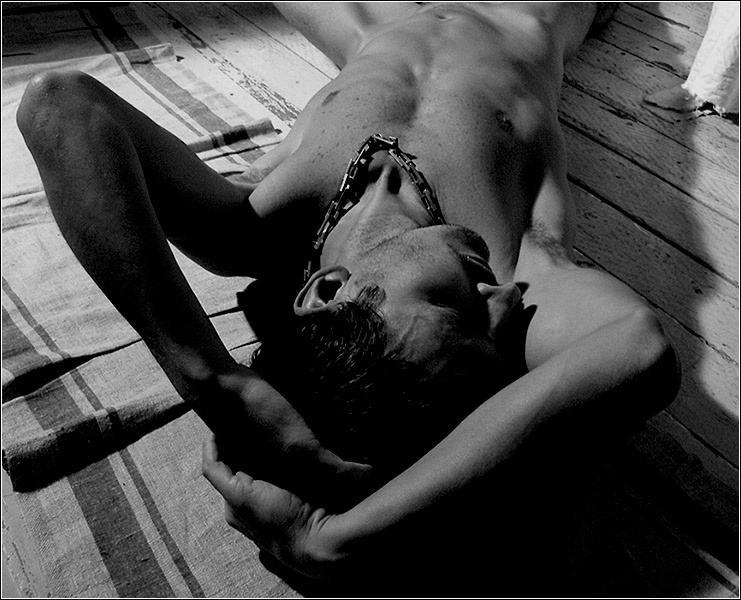 v starom dome paren nude