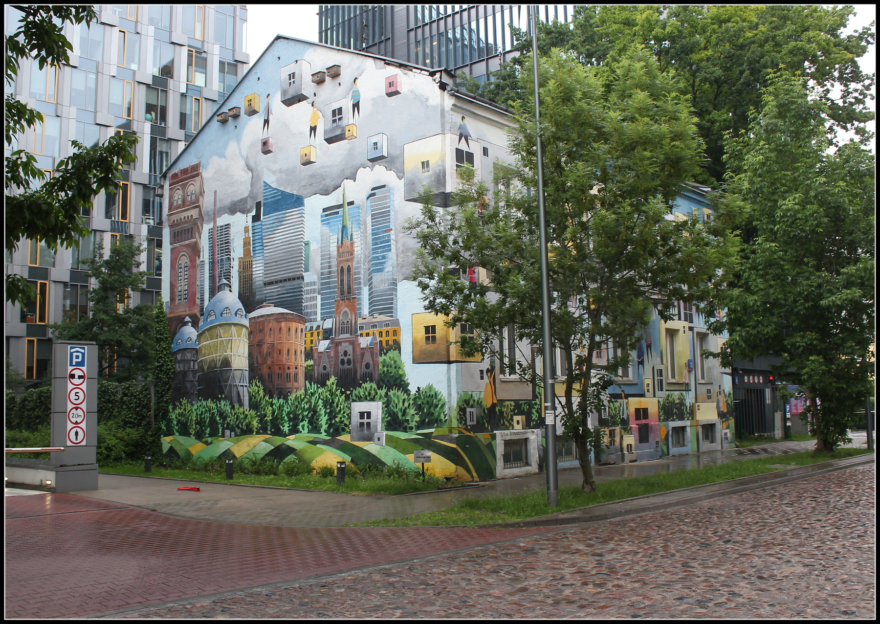 Warszawa. Mural Tytusa Brzozowskiego 