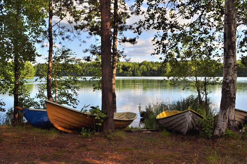 В тенечке лодки тень река Вуокса Иматра Озерный край Vuoksi  Imatra Finland