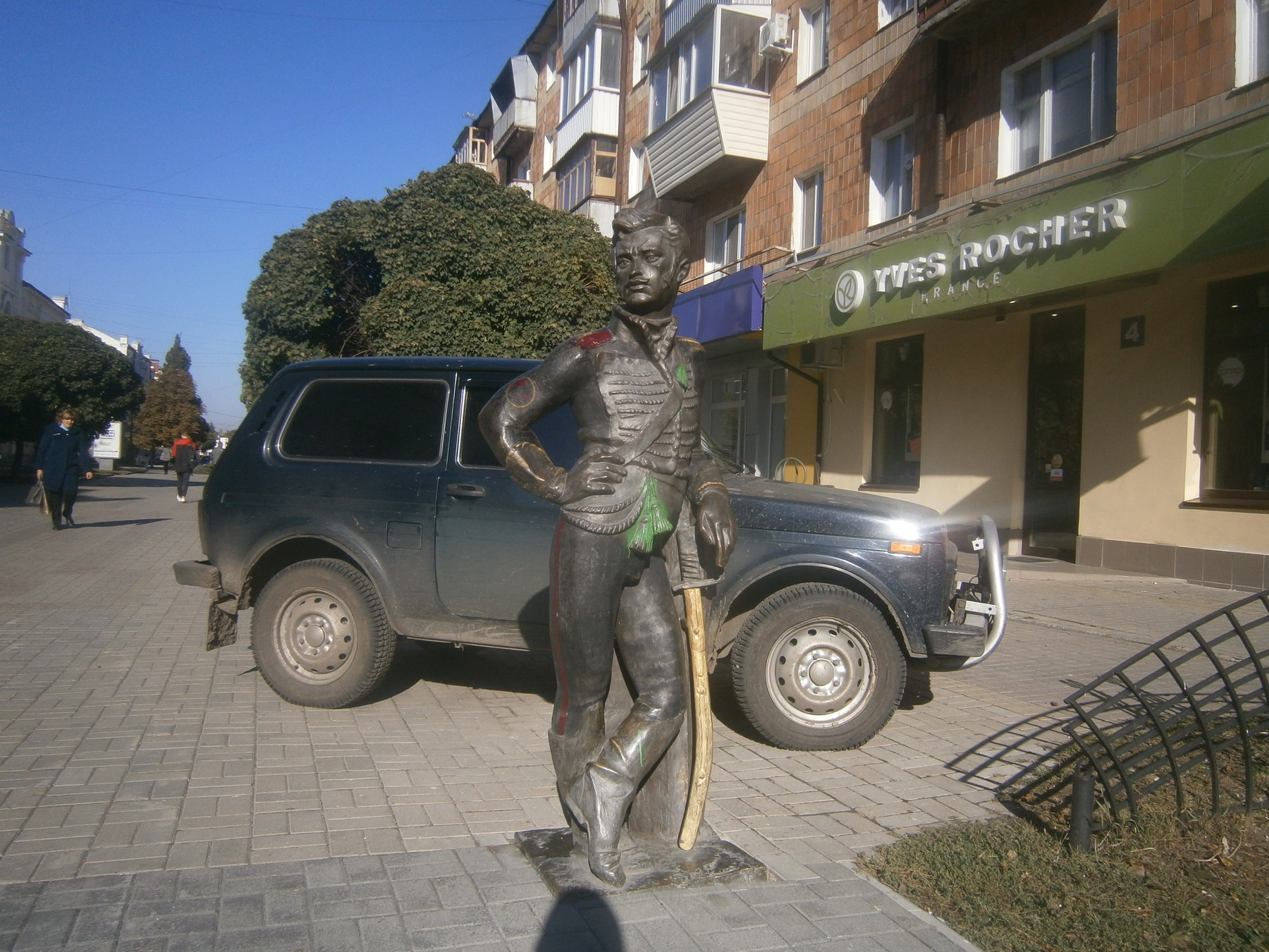 Памятник гусару. 2011 г. Сумы. Украина. Сумы