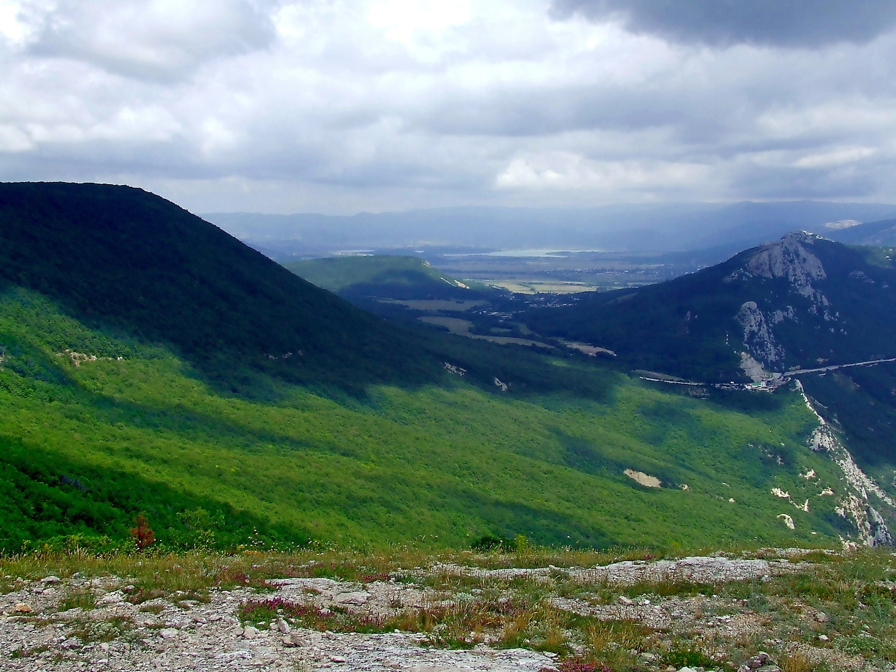В крымских горах. Июль  Крым