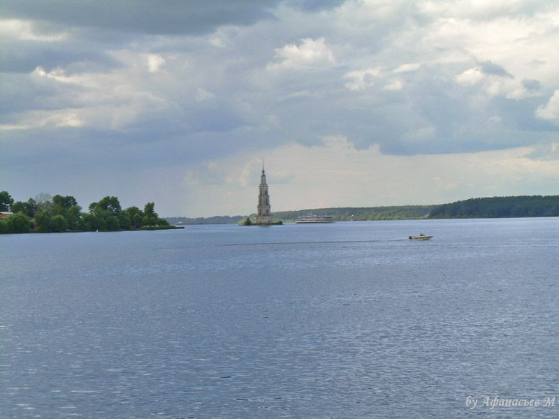 Колокольня река Волга колокольня