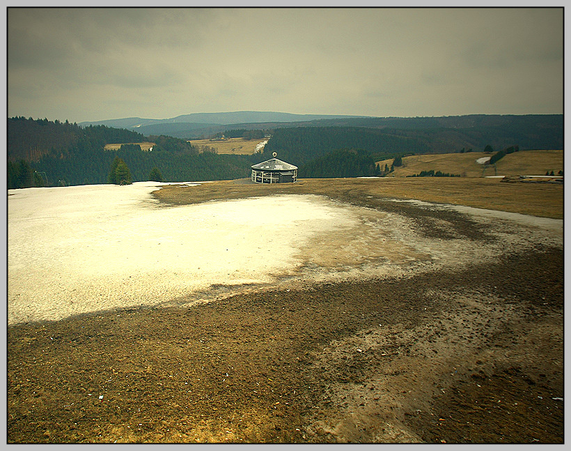 * Небо  тучки  горы  лес  бар  Winterberg  Duitsland