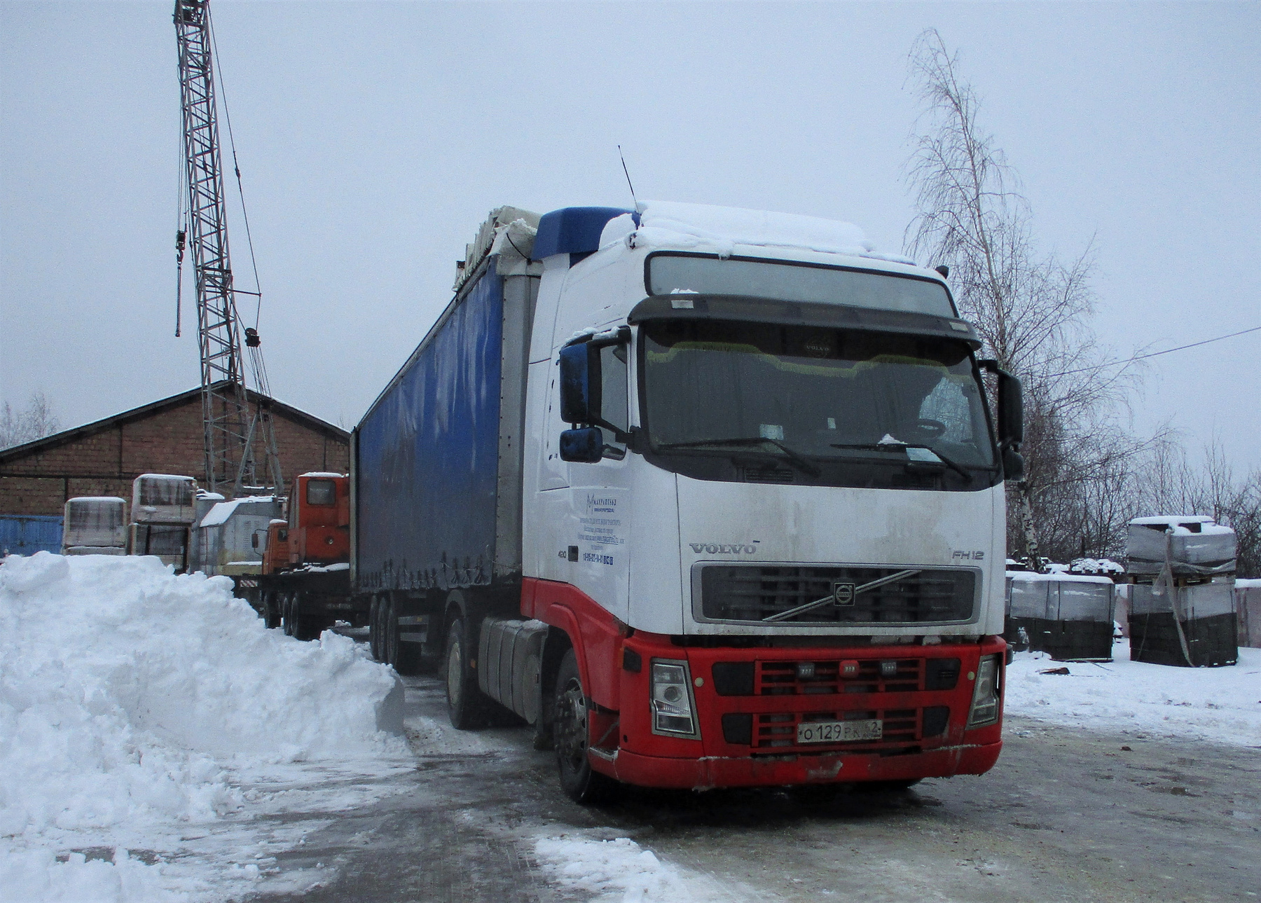 VOLVO VOLVO авто тягач завод склад зима