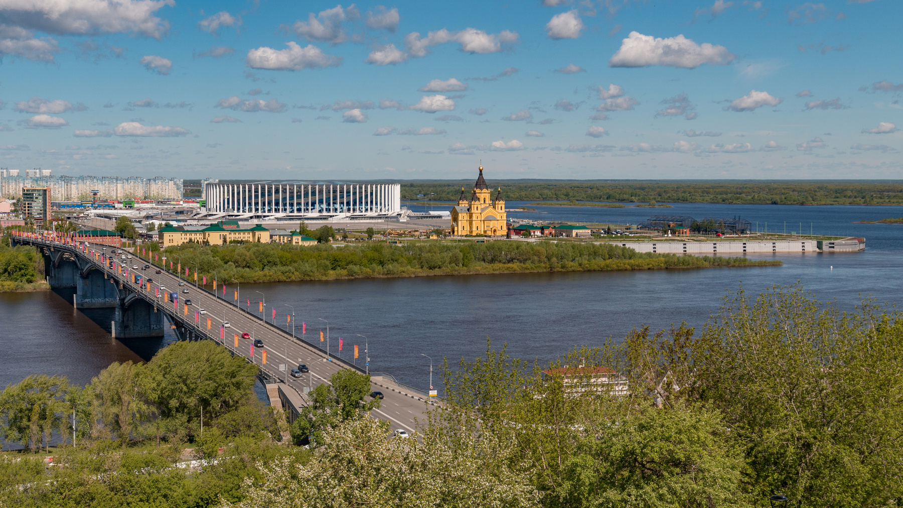 Нижний Новгород. Канавинский мост. Храм Александра Невского. 