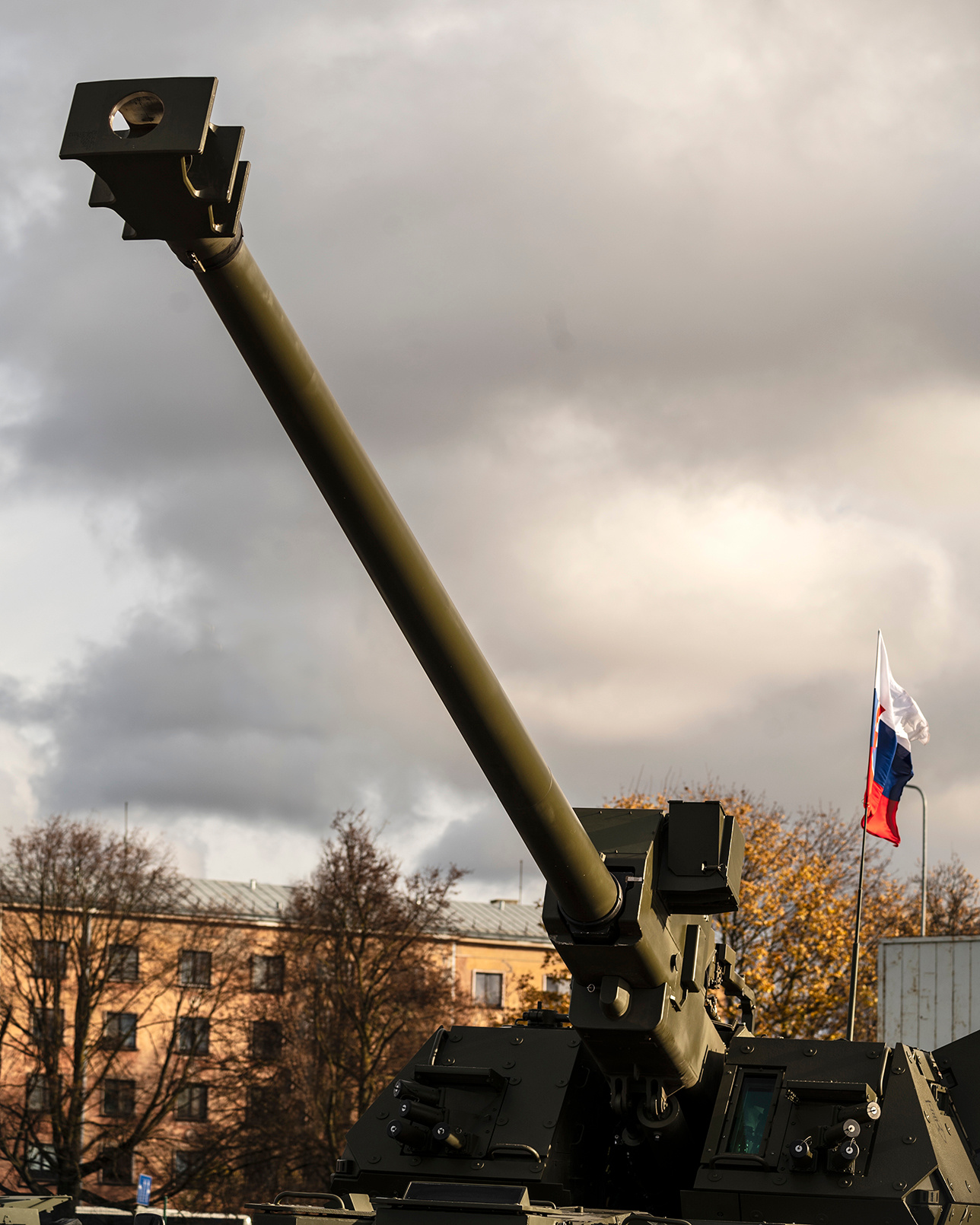 Из серии "Стальное плечо соседей". Рига, ноябрь 2022. 