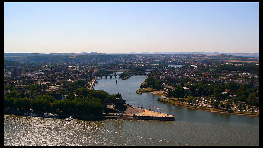 Слияние двух рек Rhine and Moselle, Goblenz/Germany реки, слияние двух рех, речка