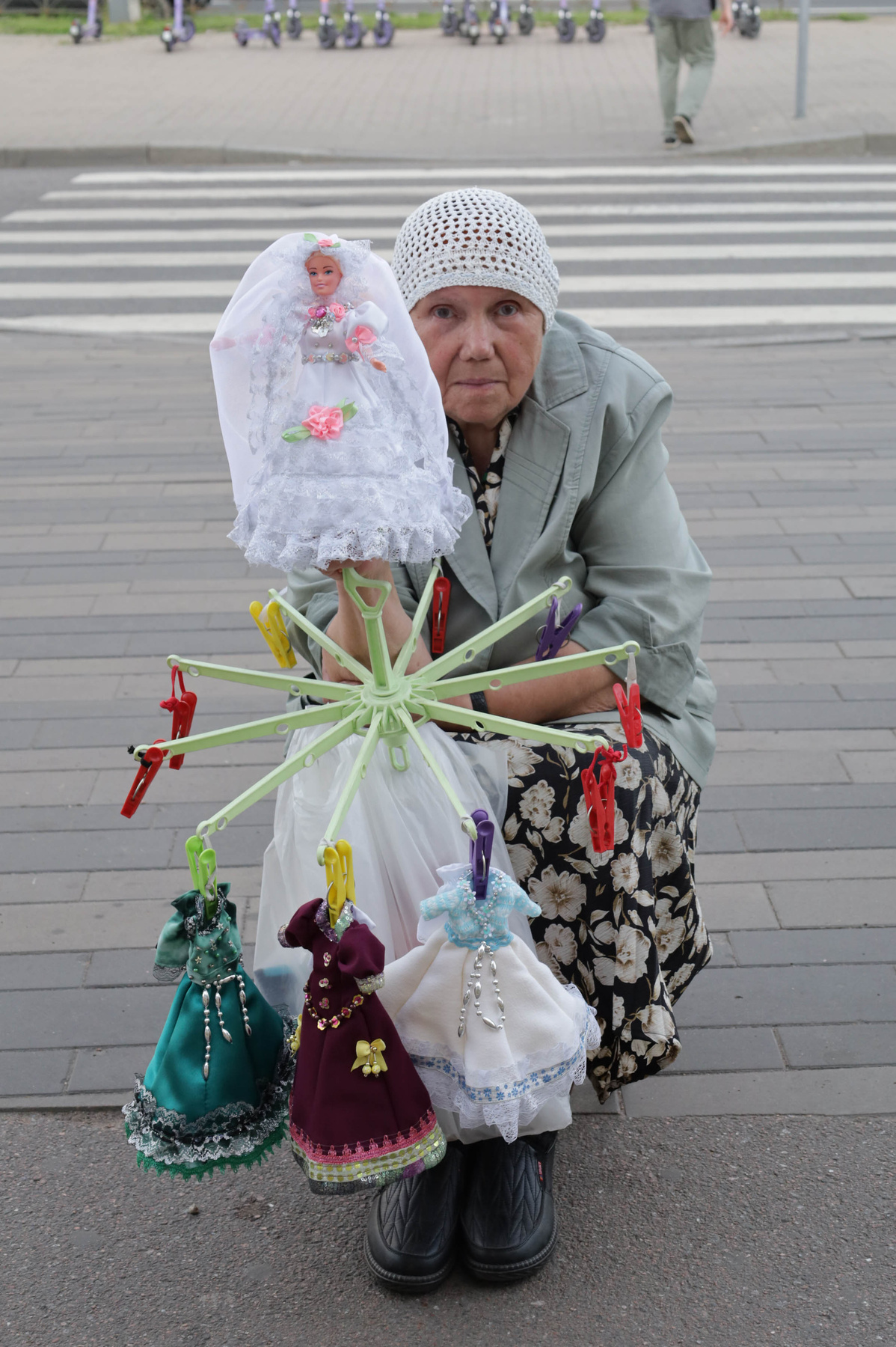 торговля возле метро 