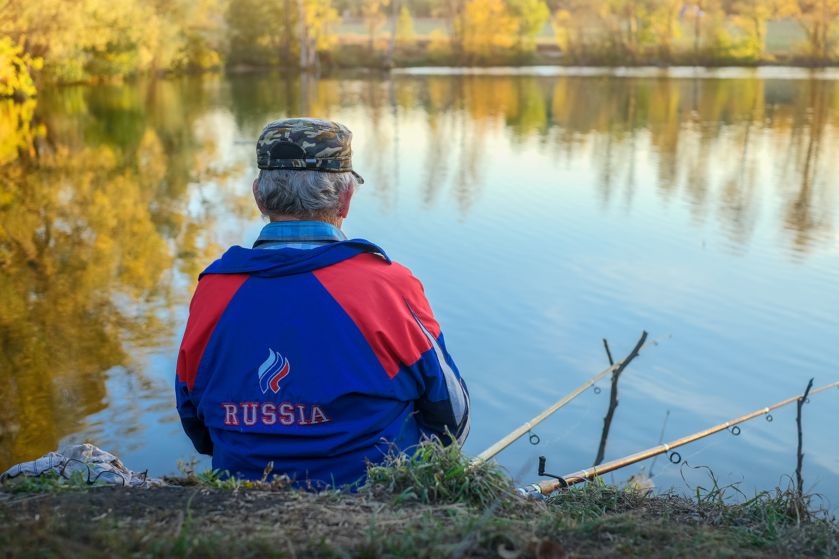 На озере... осень озеро рыбалка