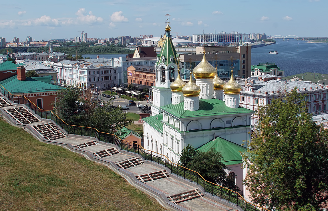 Нижний у слияния Оки и Волги. Храмы