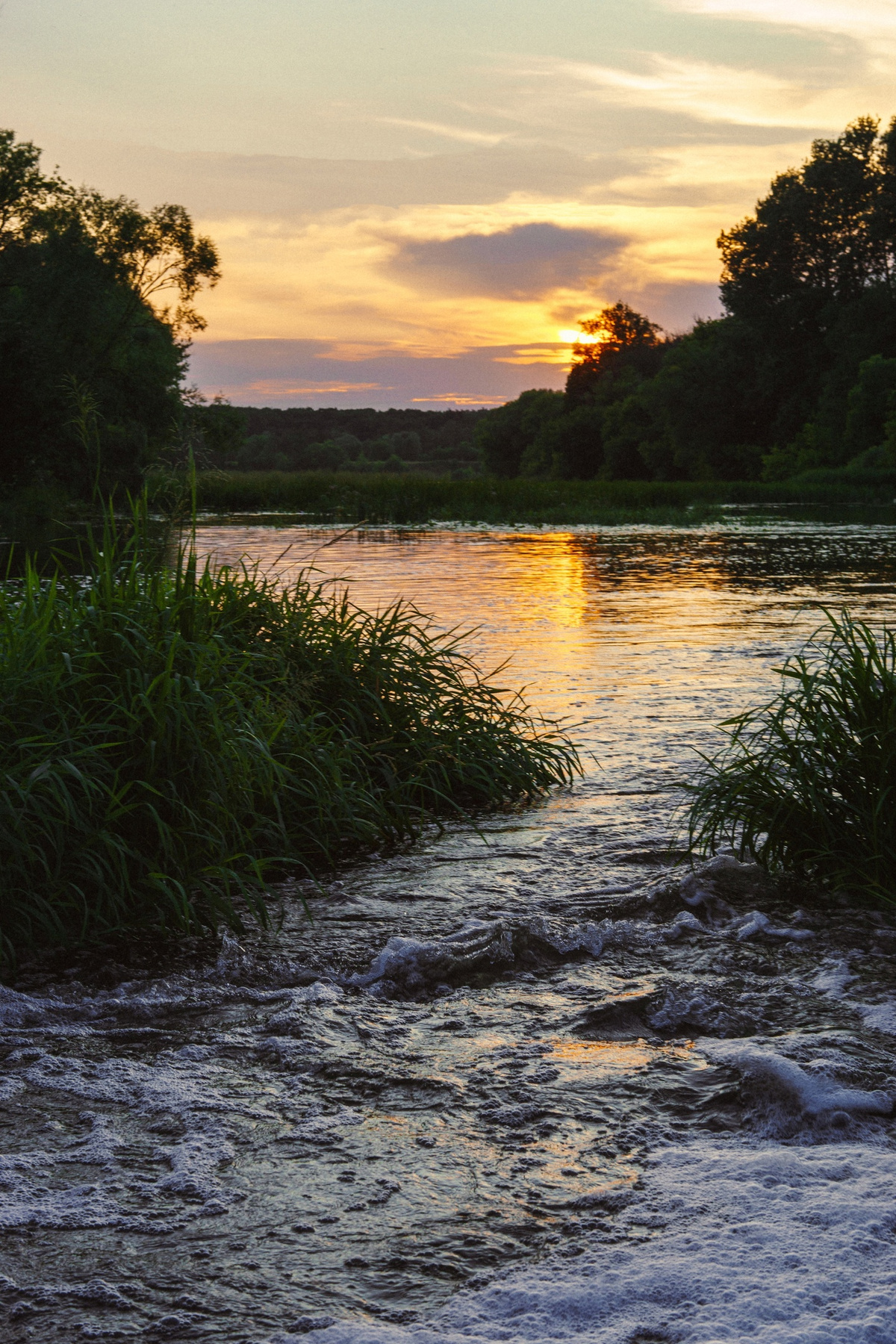 Закат на реке 