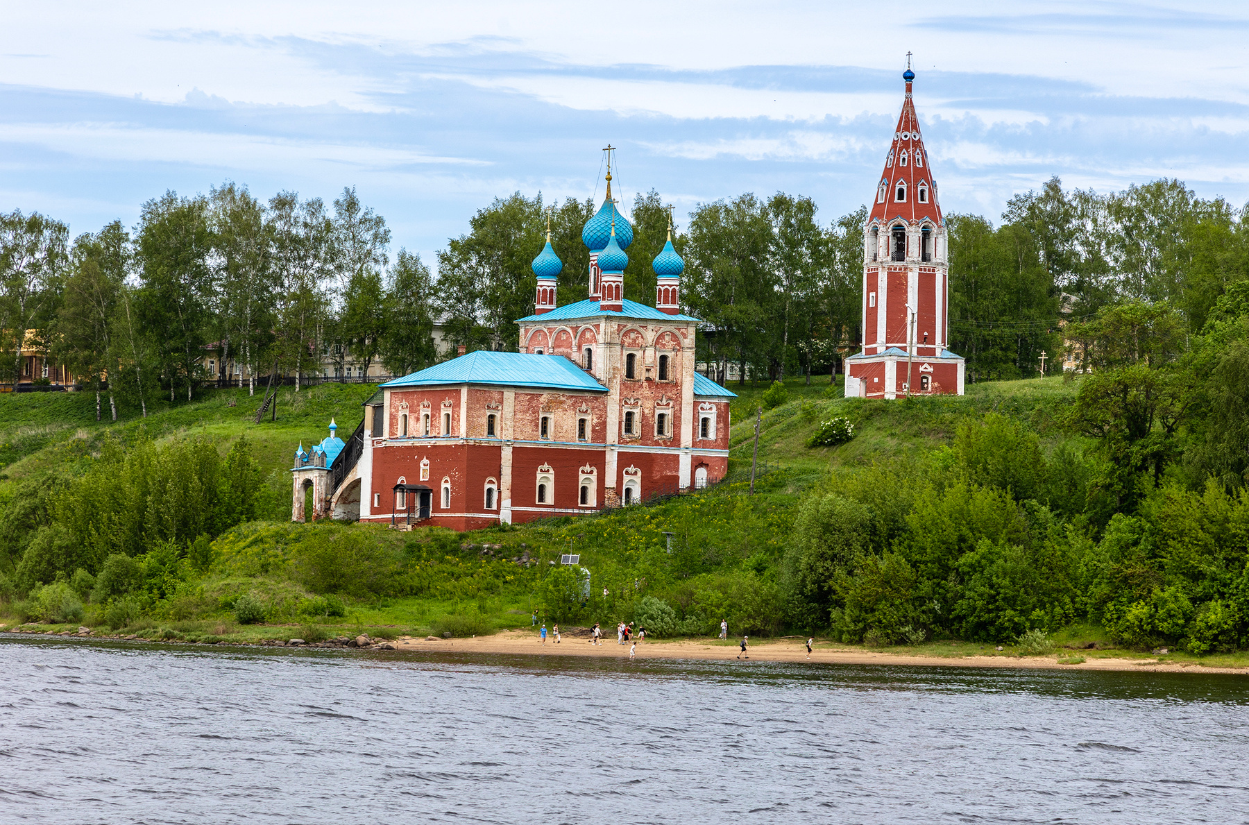 Тутаев. Церковь Казанской иконы Божией Матери и Спаса Преображения 
