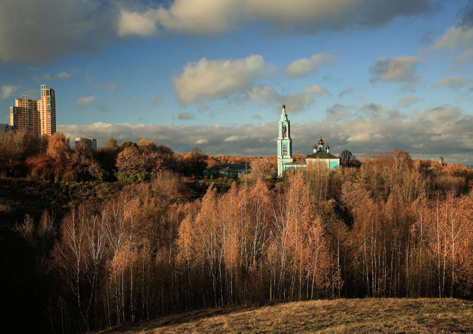 Осень на Крылатских холмах Москва Крылатские холмы церковь осень
