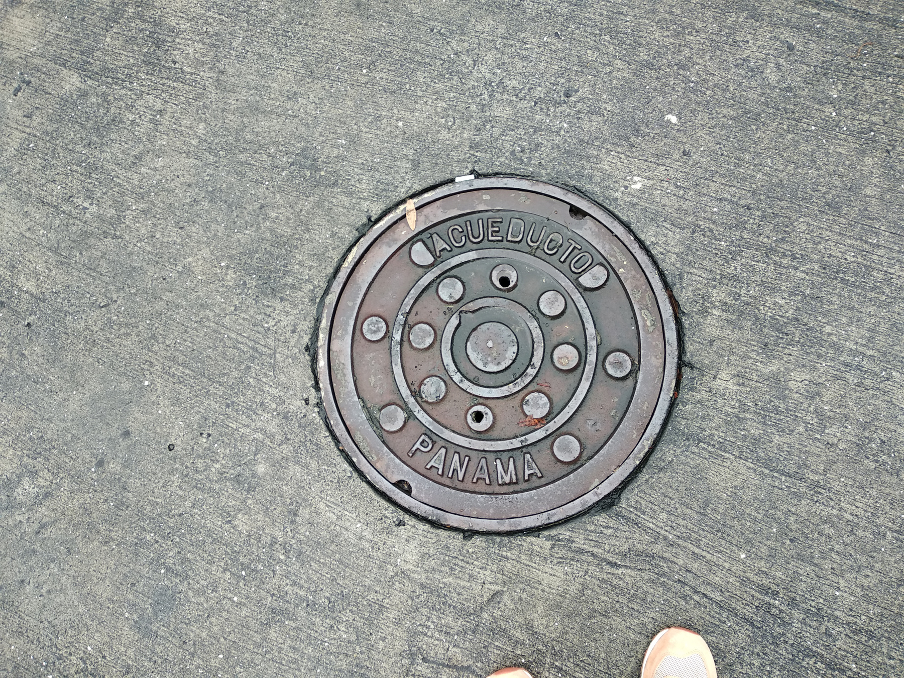 American manhole cover Панама крышка_люка
