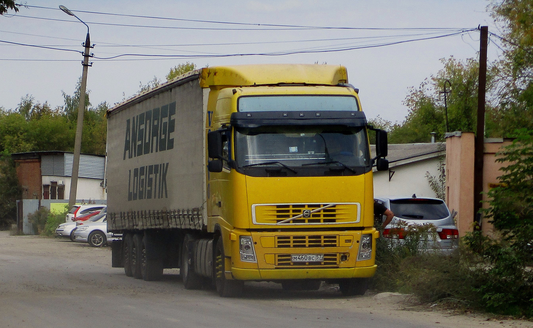 VOLVO VOLVO авто тягач улица город осень