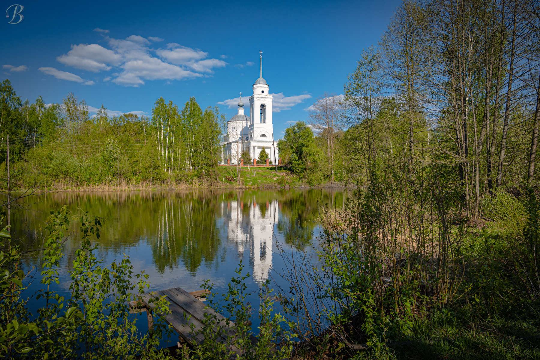 Церковь Николая Чудотворца Храмы весна озеро