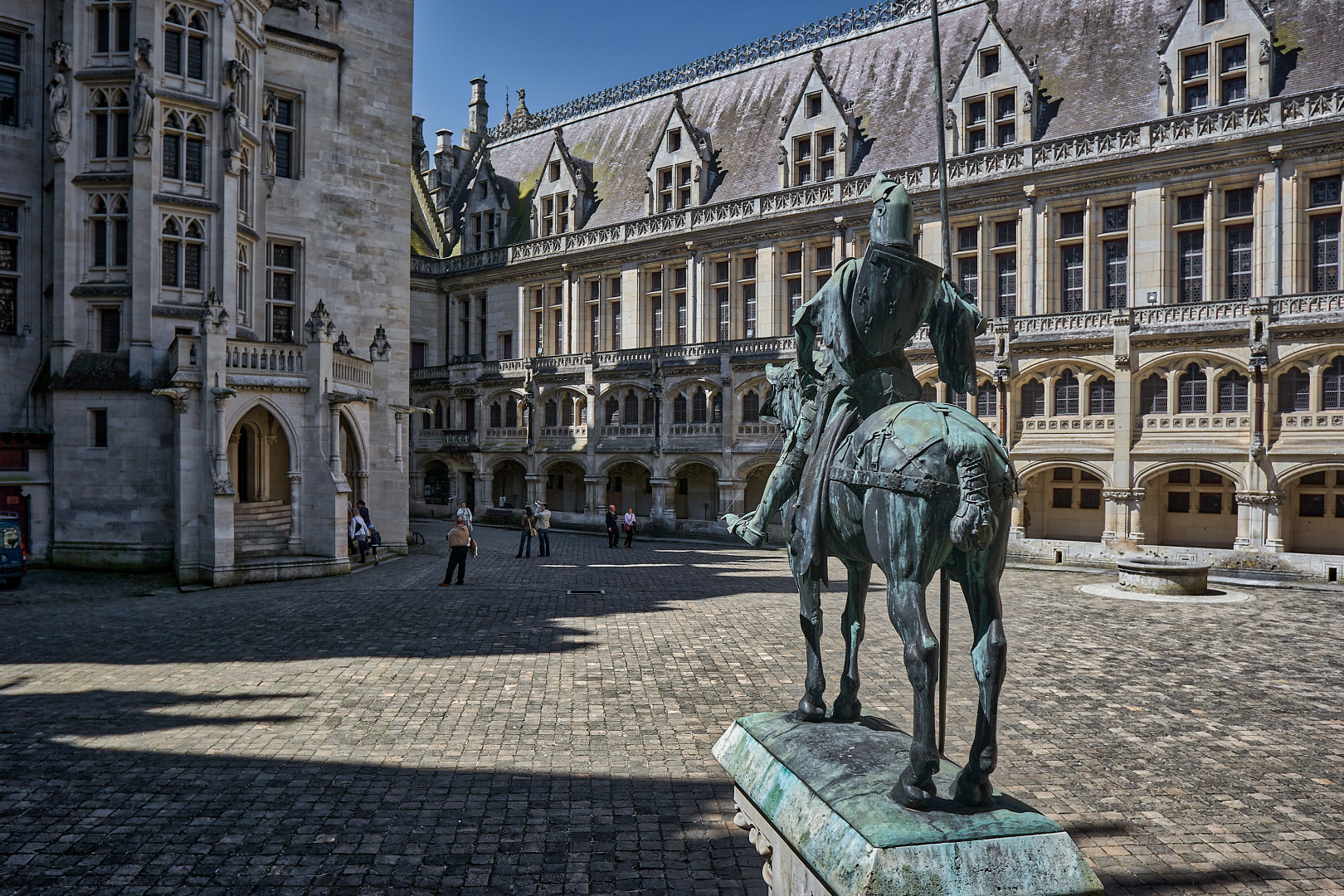 Пьерфон... Франция Замок Пьерфон Château de Pierrefonds
