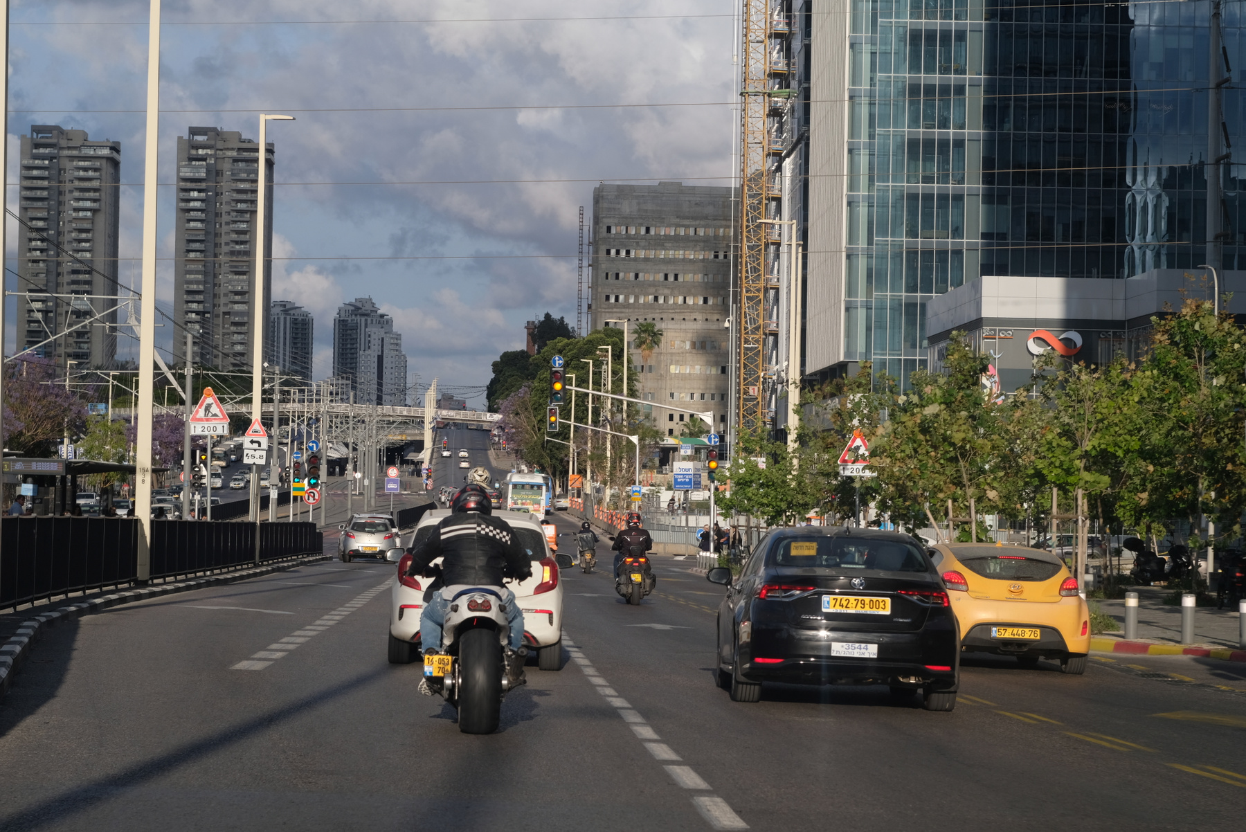 Колеса, city p-tikva street road